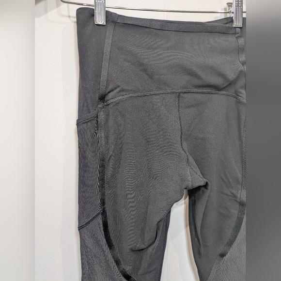 Athleta Vitality Stash Pocket 7/8‎ Legging Size Small Black Performance Yoga - Picture 5 of 6